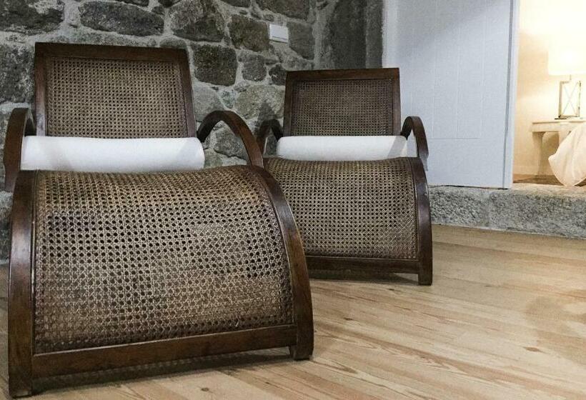 سوییت با چشم‌انداز استخر, Casas De São Martinho