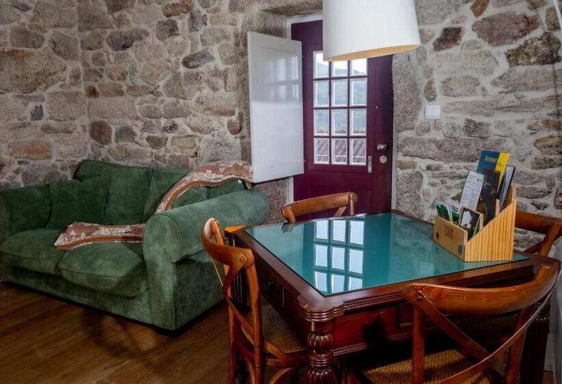 スタンダードスタジオ, Casas De São Martinho