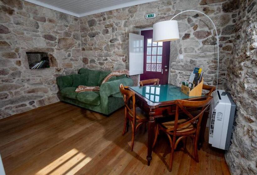 スタンダードスタジオ, Casas De São Martinho