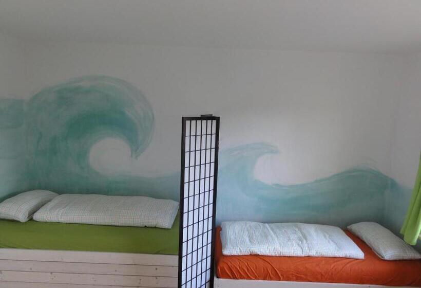 غرفة قياسية رباعية, Peanuts Hostel & Meer