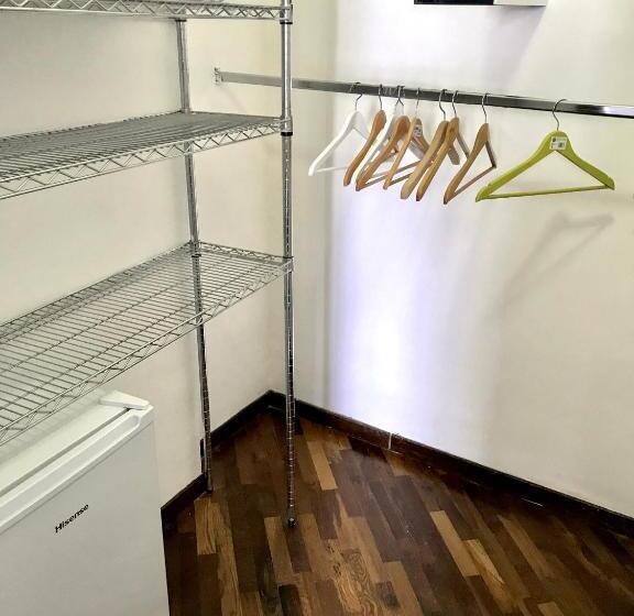 اتاق لوکس با بالکن و چشم‌انداز دریا, Casa Annamaria