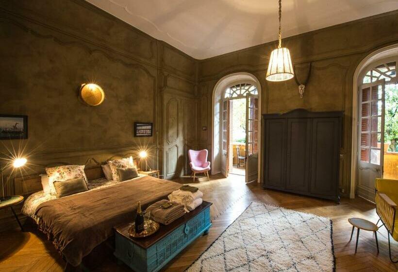 带大床的套房, Une Nuit Au Château