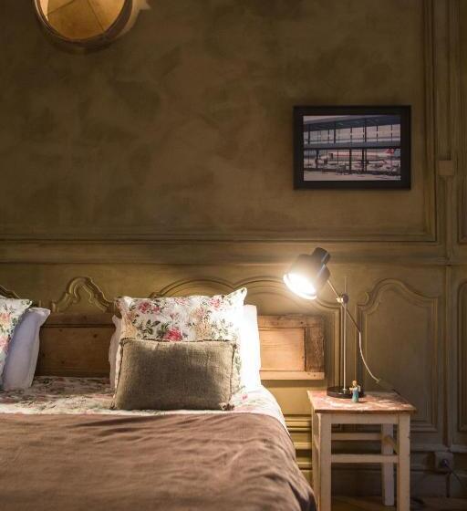 带大床的套房, Une Nuit Au Château