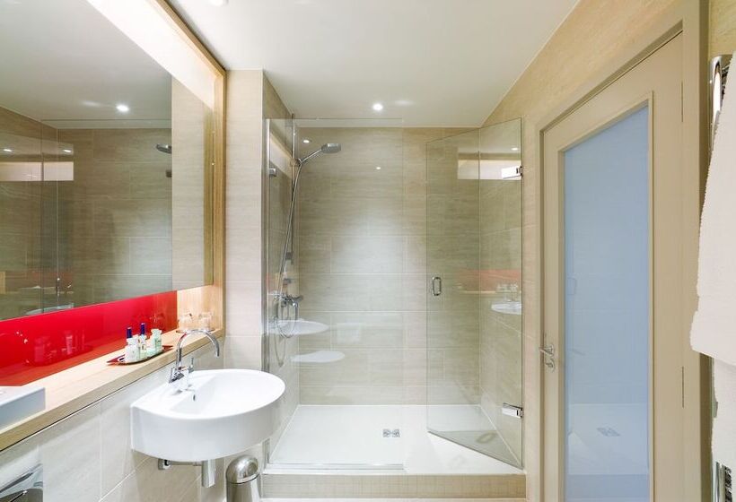 小型俱乐部套房, Apex Temple Court