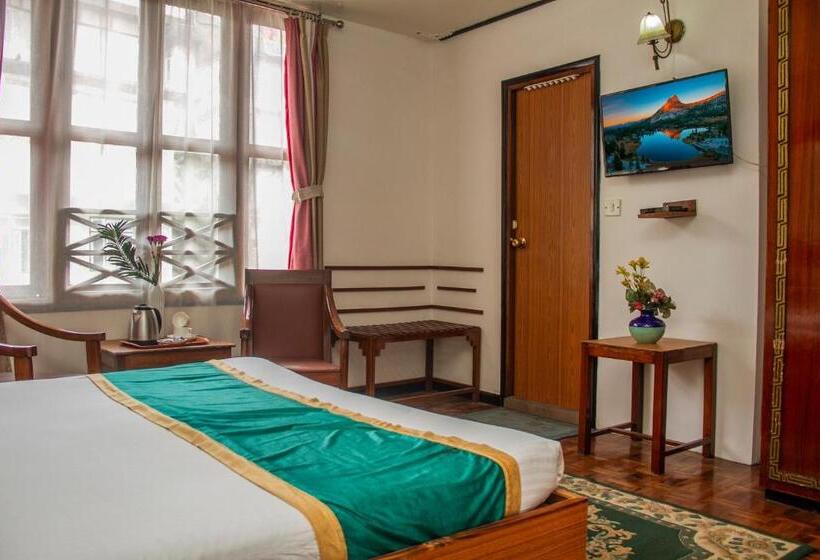 クラブルーム, Central Hill Resort Gangtok