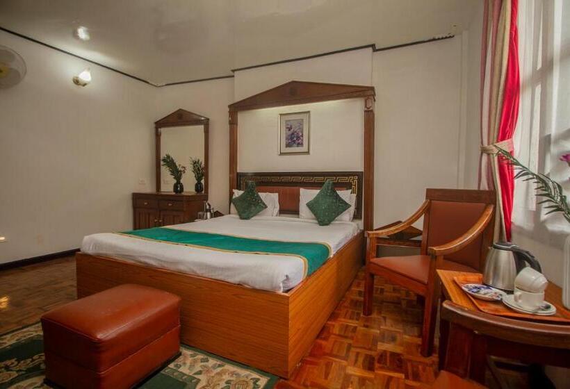 クラブルーム, Central Hill Resort Gangtok