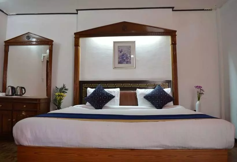 اتاق کلاب, Central Hill Resort Gangtok