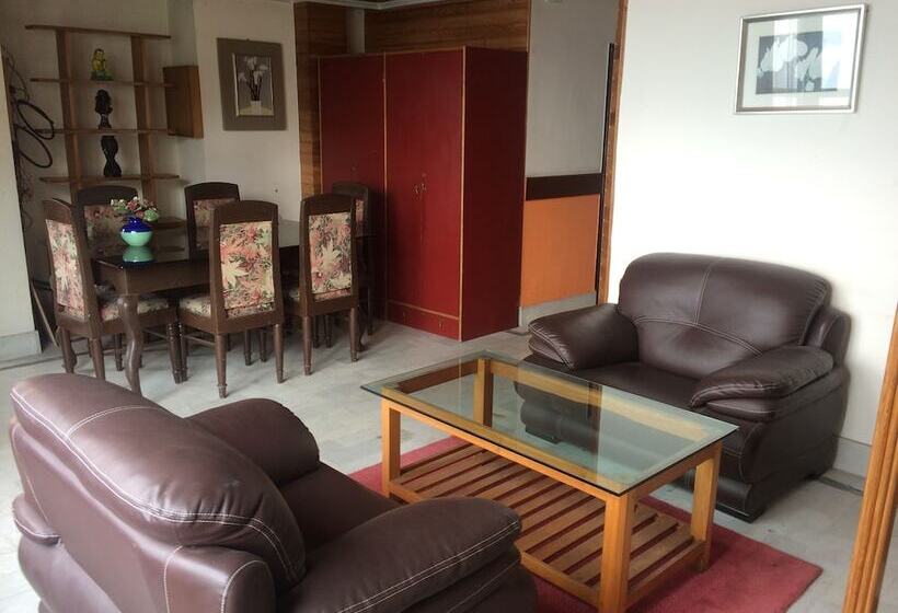 クラブルーム, Central Hill Resort Gangtok