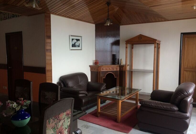 クラブルーム, Central Hill Resort Gangtok