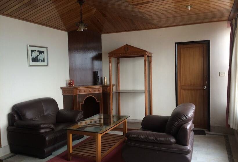 クラブルーム, Central Hill Resort Gangtok