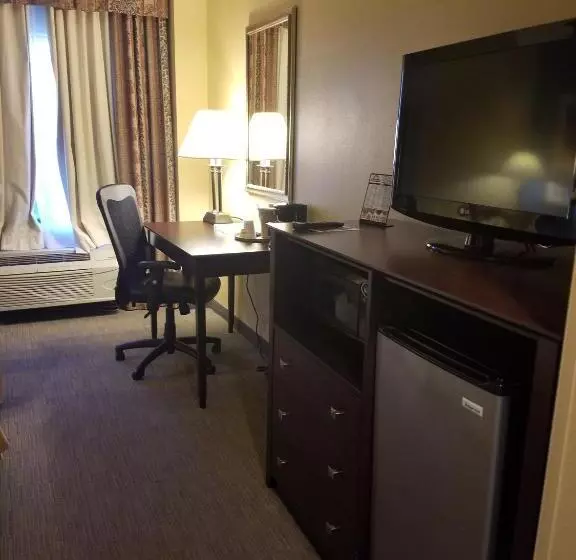 Standard-invahuone King-vuode, Days Inn By Wyndham Tulsa Central