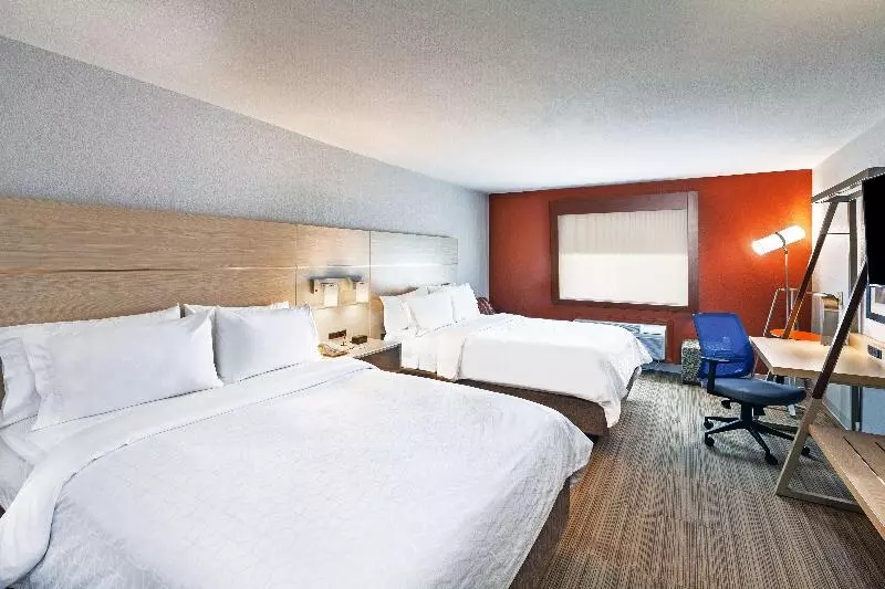 リバービュースタンダードルーム, Holiday Inn Express Hotel And Suites Jenks, An Ihg