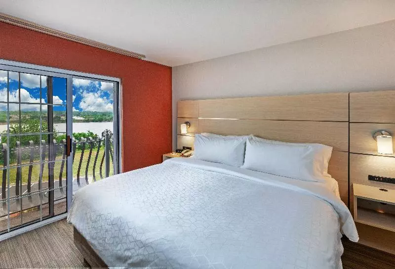 スイート, Holiday Inn Express Hotel And Suites Jenks, An Ihg