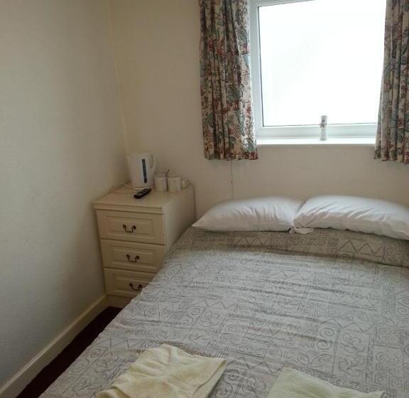 标准间, Jesmond International