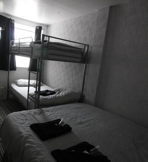 Четырехместный Номер Стандарт, Jesmond International