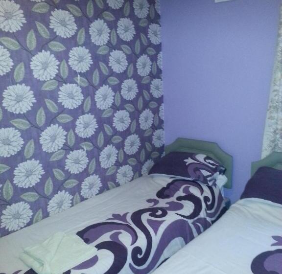 标准间, Jesmond International