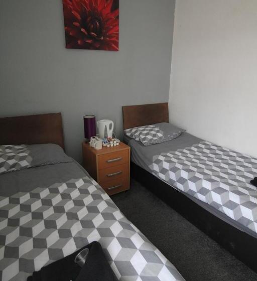 标准间, Jesmond International