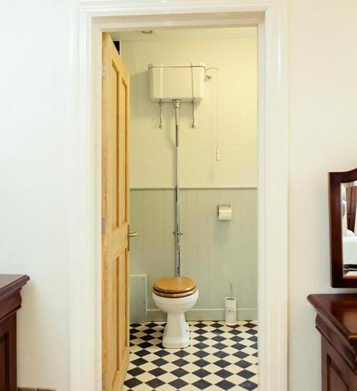 스탠다드 룸 킹사이즈 침대, Kings Arms