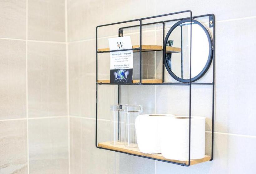 חדר משפחתי נוף לים, The Wellington