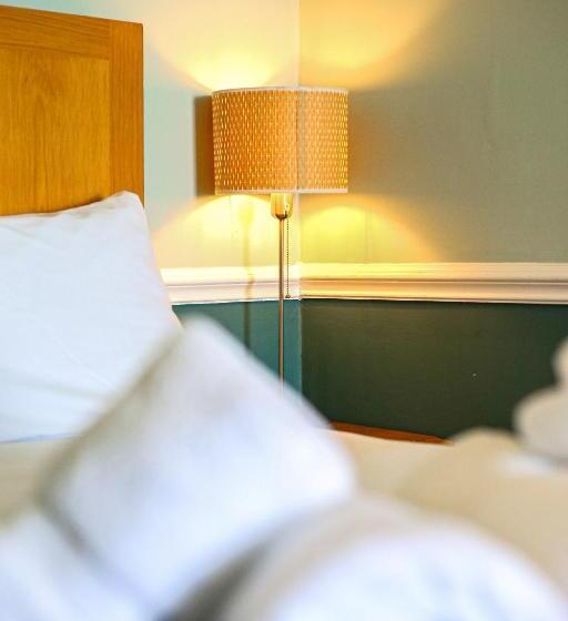 חדר משפחתי, The Wellington