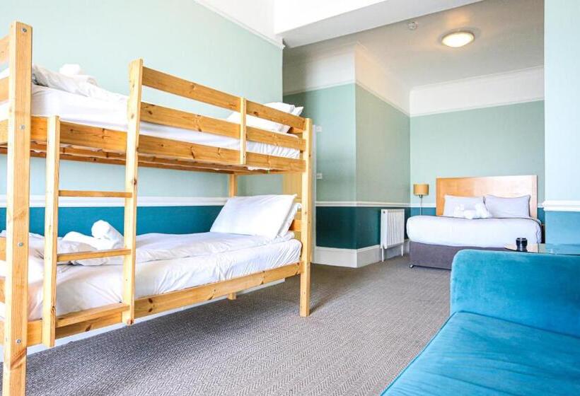 חדר משפחתי, The Wellington