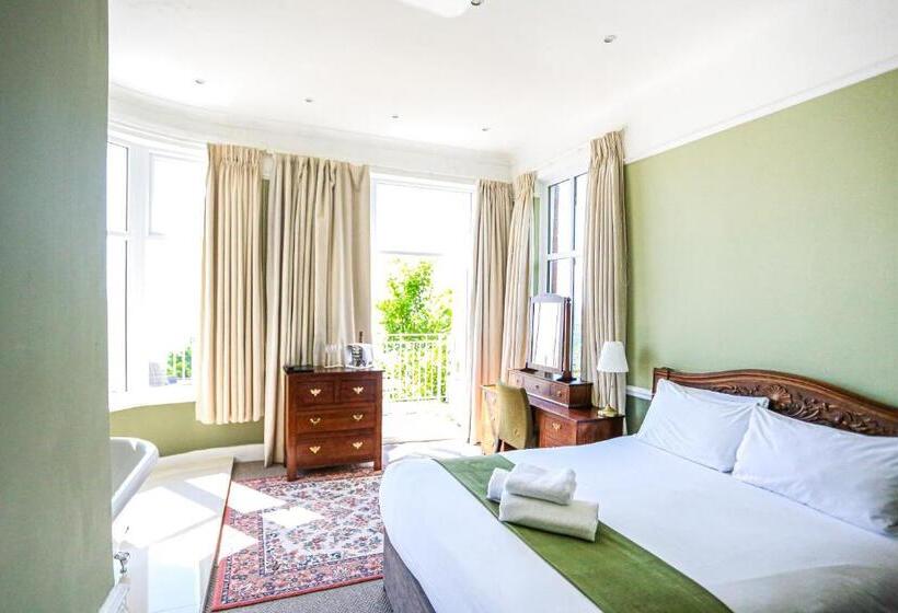 חדר דלוקס עם מרפסת נוף לים, The Wellington