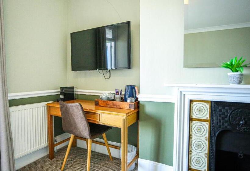 חדר סטנדרט נוף לים עם מרפסת, The Wellington