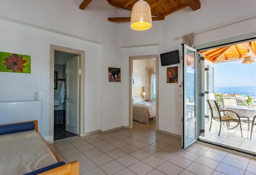 2 Bedroom Family Apartment Sea View, Thea Home