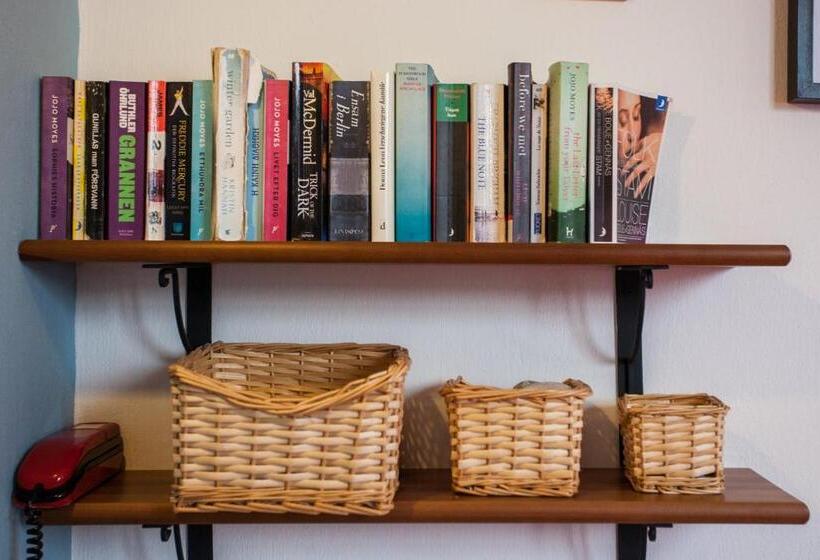 اتاق اقتصادی با چشمانداز دریا, Thea Home