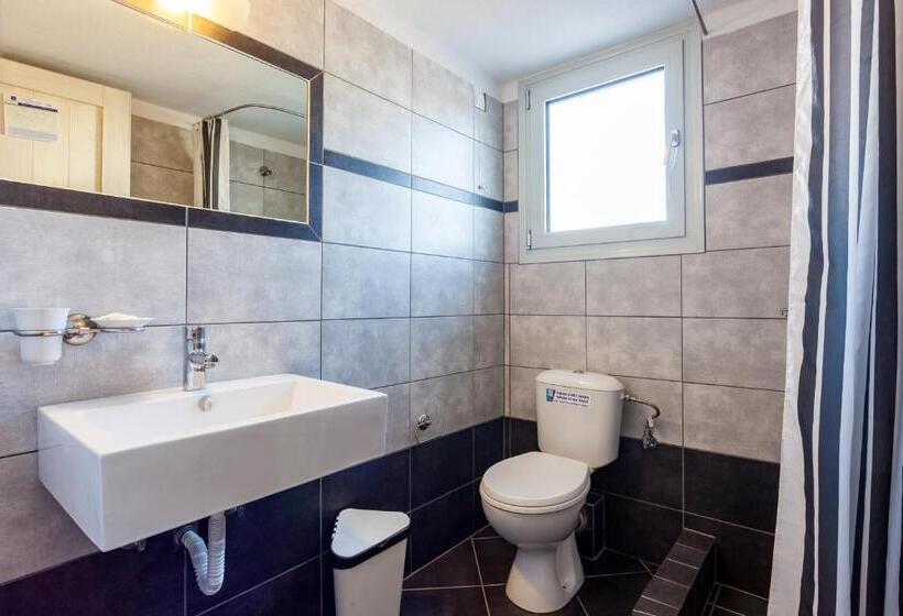 Family studio with sea view, Thea Home