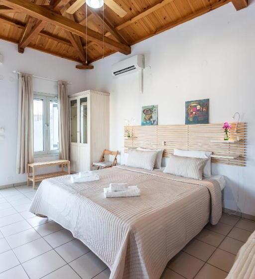 Family studio with sea view, Thea Home