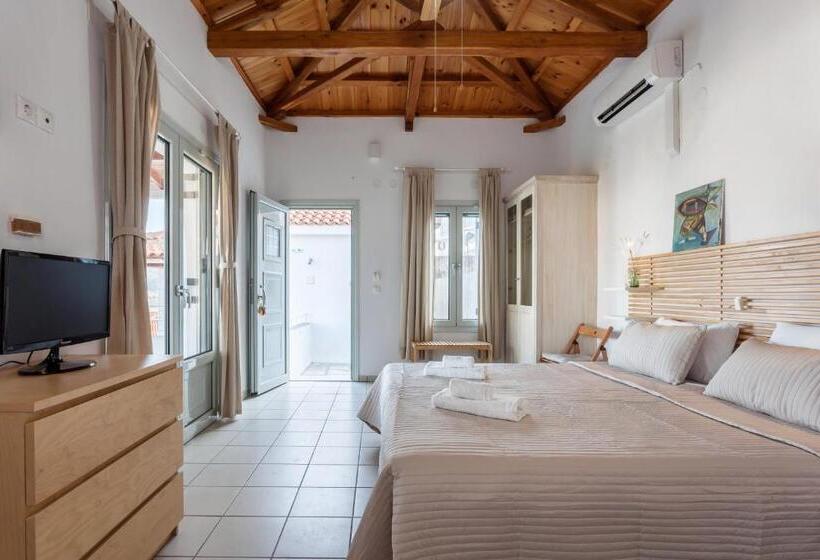 Family studio with sea view, Thea Home