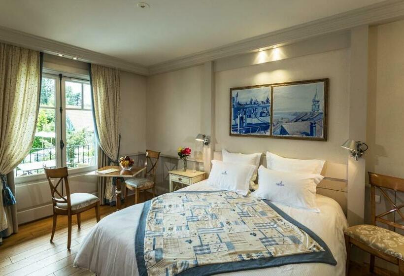 غرفة قياسية مطلّة علي حمام السباحة, Villa Cécile