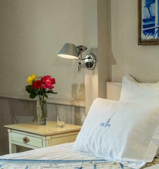 غرفة قياسية مطلّة علي حمام السباحة, Villa Cécile