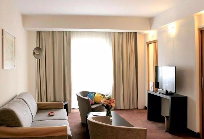 سوییت اجرایی, Novotel Constantine