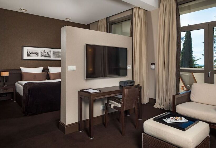 اتاق لوکس با چشم‌انداز دریا, Rodina Grand Hotel And Spa