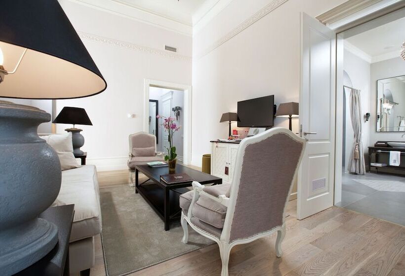 سوییت جونیور, Rodina Grand Hotel And Spa