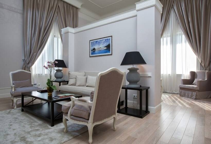 سوییت جونیور, Rodina Grand Hotel And Spa