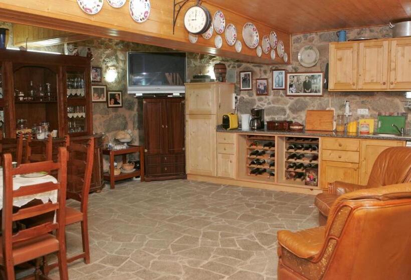 خانه 2 خوابه, Horta Do Zé Miguel