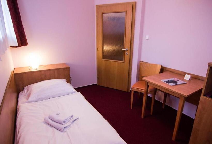 스탠다드 룸, Hron