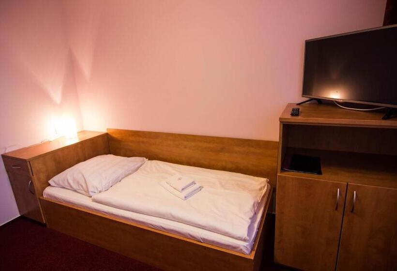 스탠다드 룸, Hron