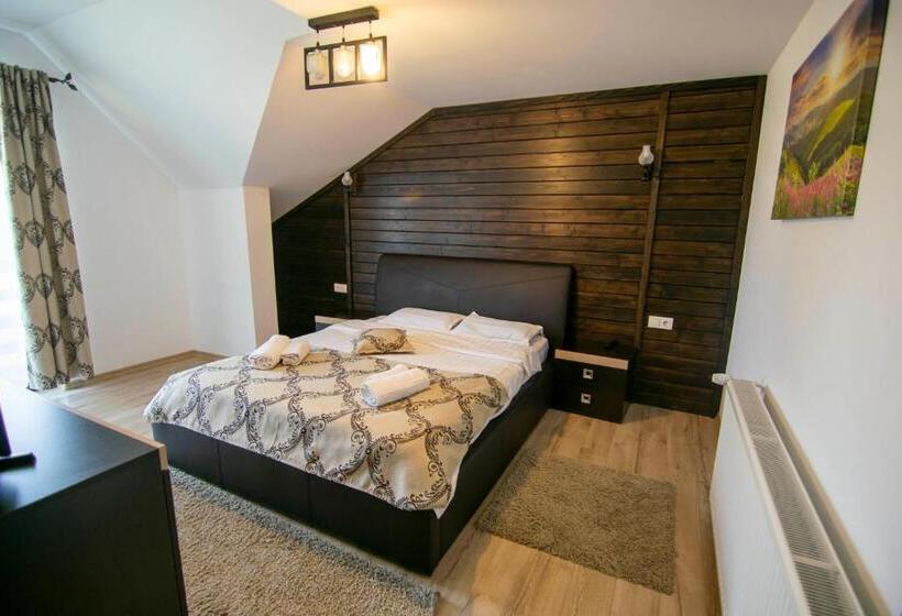 דירה בת חדר שינה 1 עם מרפסת, Alpina Panoramic