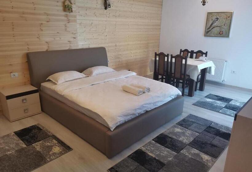 דירת חדר בקומת קרקע, Alpina Panoramic