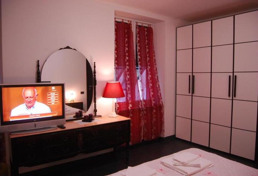 Chambre Triple Standard Salle de bain Extérieure, Casa Mama Guesthouse