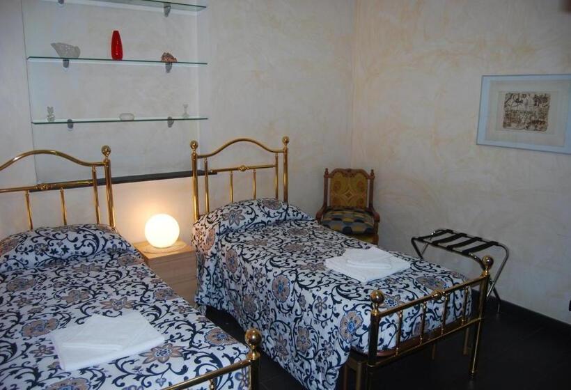اتاق استاندارد با سرویس بهداشتی مشترک, Casa Mama Guesthouse