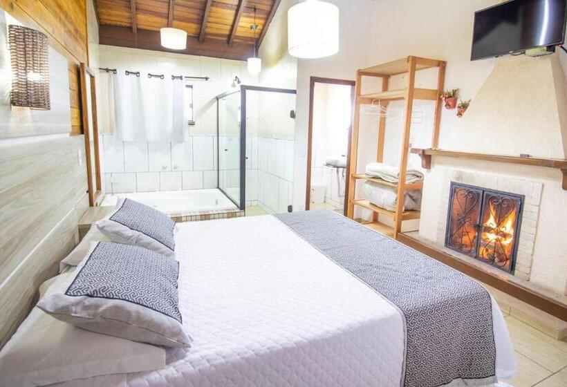 غرفة قياسية مزوَّدة بجاكوزي, Chalés Galinha Da Roça