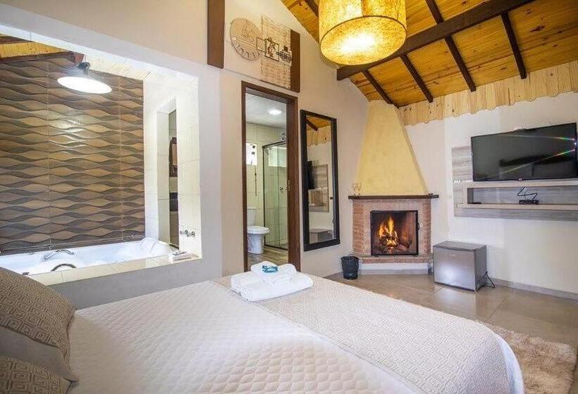 غرفة قياسية مزوَّدة بجاكوزي, Chalés Galinha Da Roça