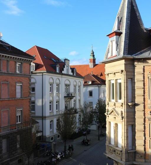 Quarto standart individual, Pension Graf