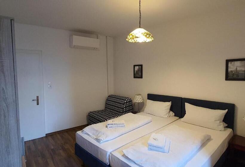 Quarto standard, Pension Graf