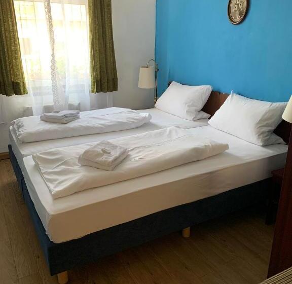 Quarto Standard Casa de Banho Partilhada, Pension Graf